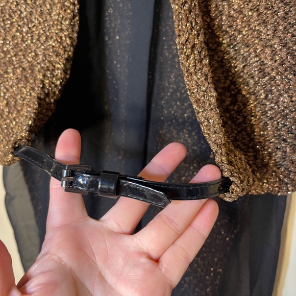 Brown Sleeveless Knit Top with Black Accents - Picture 4 of 10